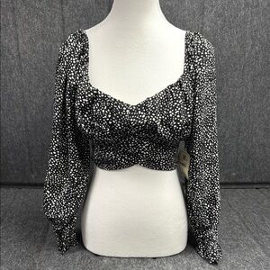Altar'd State Black and White Ruched Puff Sleeve Blouse